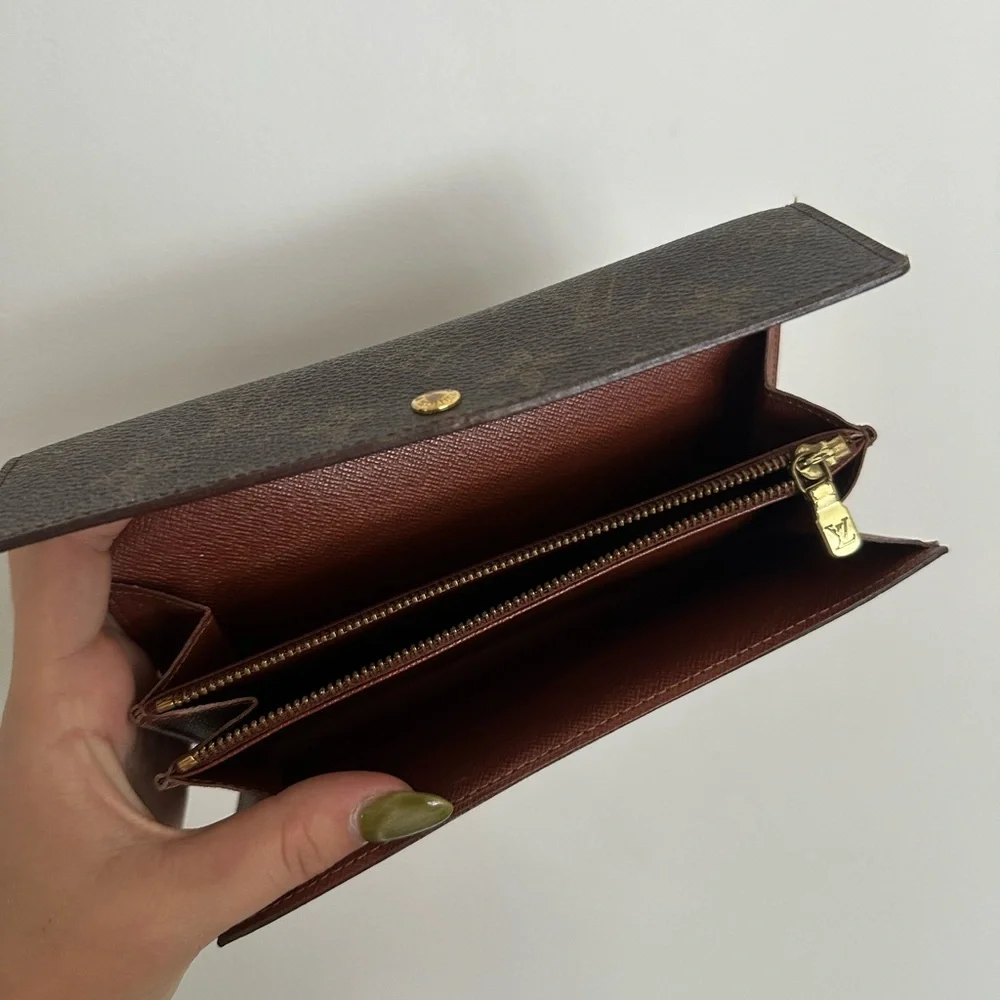 Louis Vuitton Sarah Wallet Monogram Canvas – EUC